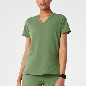Women's 3 pocket fern   green V-Neck Top